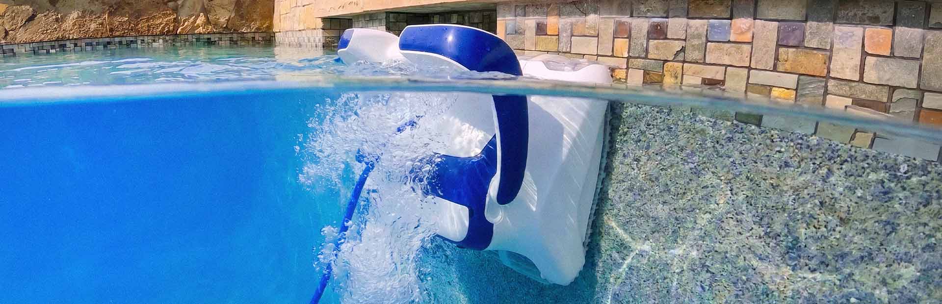 Dolphin Sigma holding the pool wall at the waterline