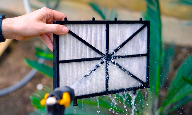 Rinsing a Dolphin Sigma NanoFilter cartridge with a garden hose
